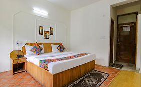 Hotel Jb Grand Residency Zirakpur Chandigarh # Lift #Balcony Rooms # Banquet Hall # Family Rooms